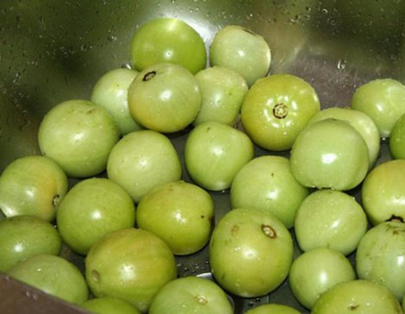 Что приготовить из зеленых маринованных помидоров. Заготовки из зеленых помидор: рецепты с фото