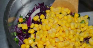 Кукуруза и краснокочанная капуста – рецепты приготовления салатов