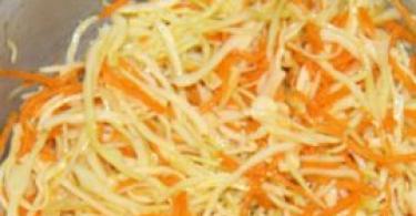 Очень вкусный салат из свежей капусты и моркови Классический салат из капусты и моркови