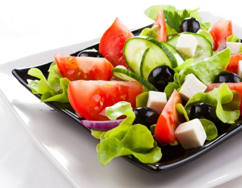 Рецепты овощных салатов для праздничного стола. Какие выбрать овощные салаты на праздничный стол? Рецепты с фото овощных праздничных салатов Овощной салат на праздничный стол слоями